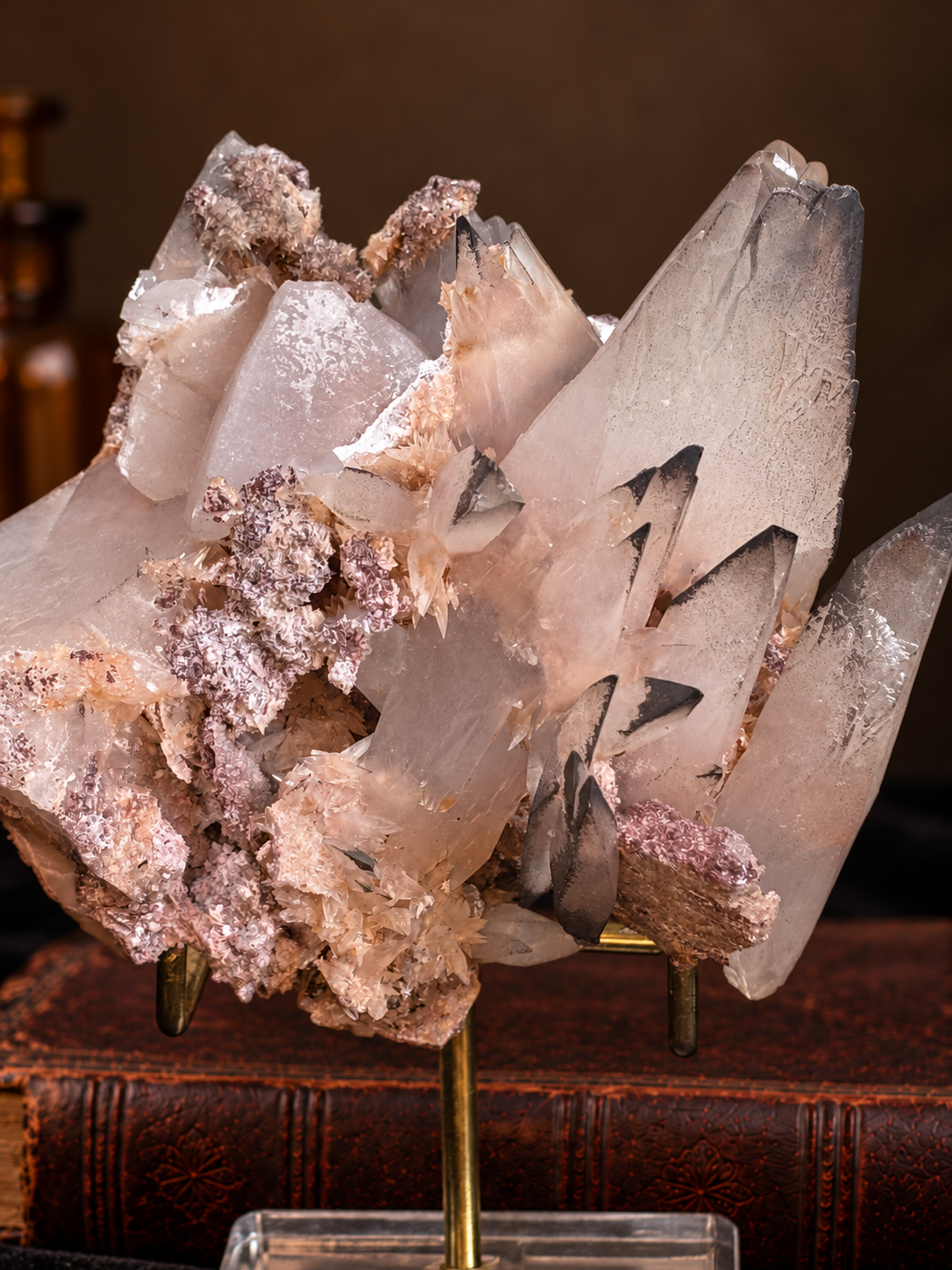 Black-Tipped Swordtooth Calcite Crystal Cluster | Hunan, China